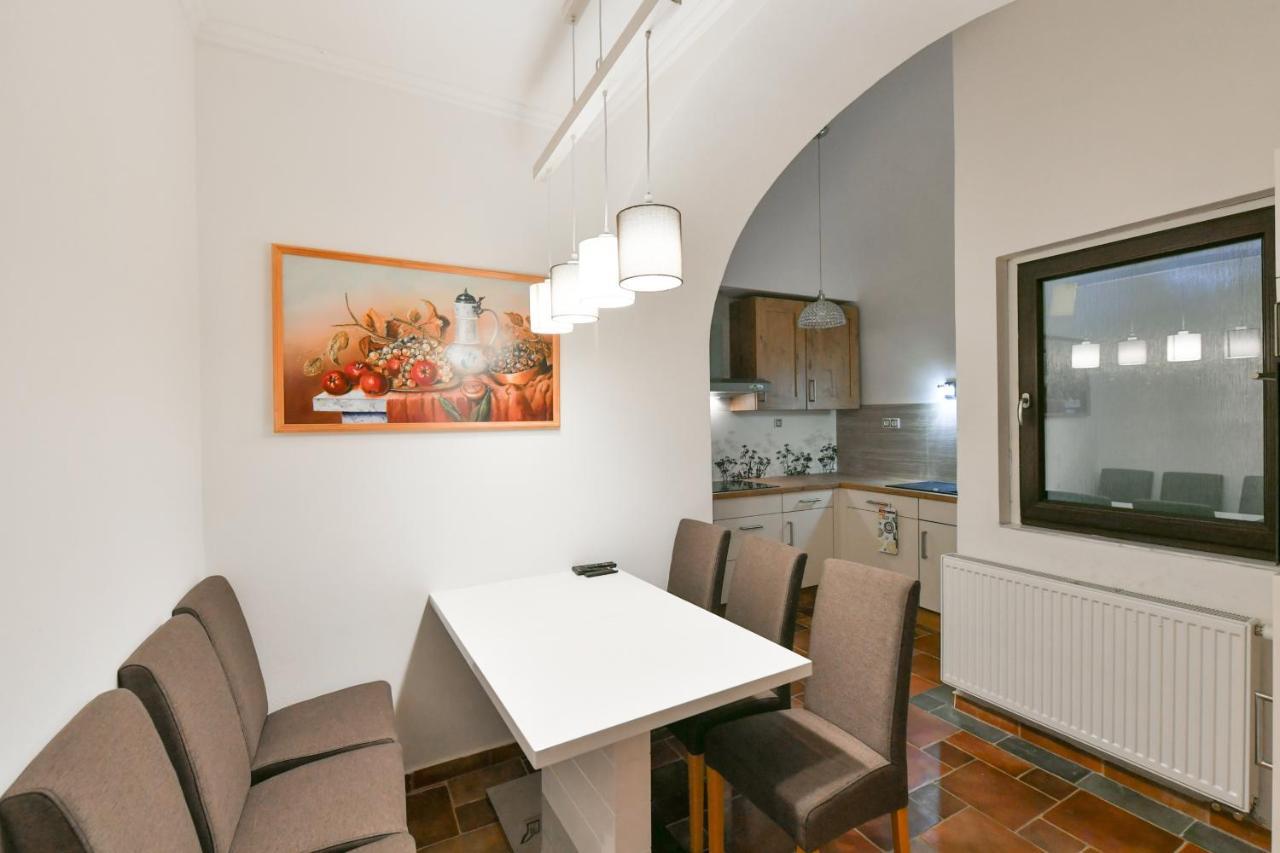 Apartmány Na Náměstí 85 Jindřichŭv Hradec Esterno foto